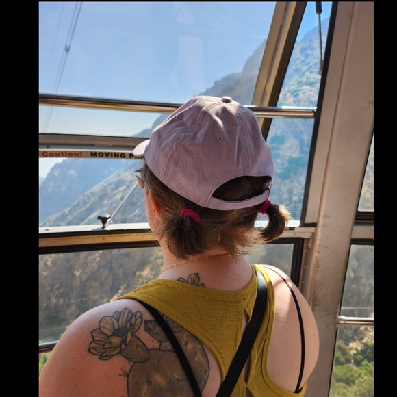 Meet your Posher, Sarah - Picture 2 of 3